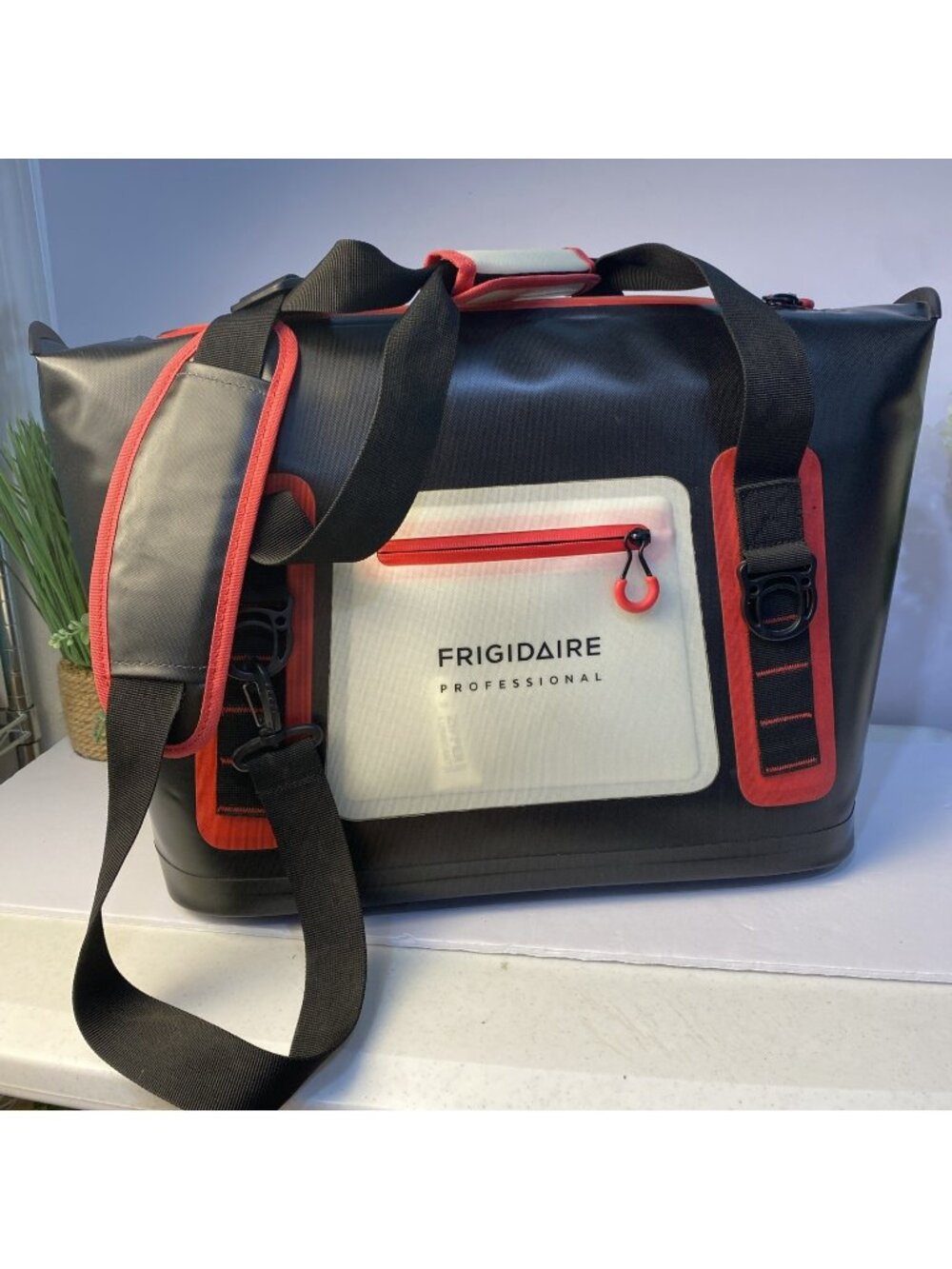 Frigidaire Professional Welded Soft Cooler Insulated Bag Black w/Shoulder Strap